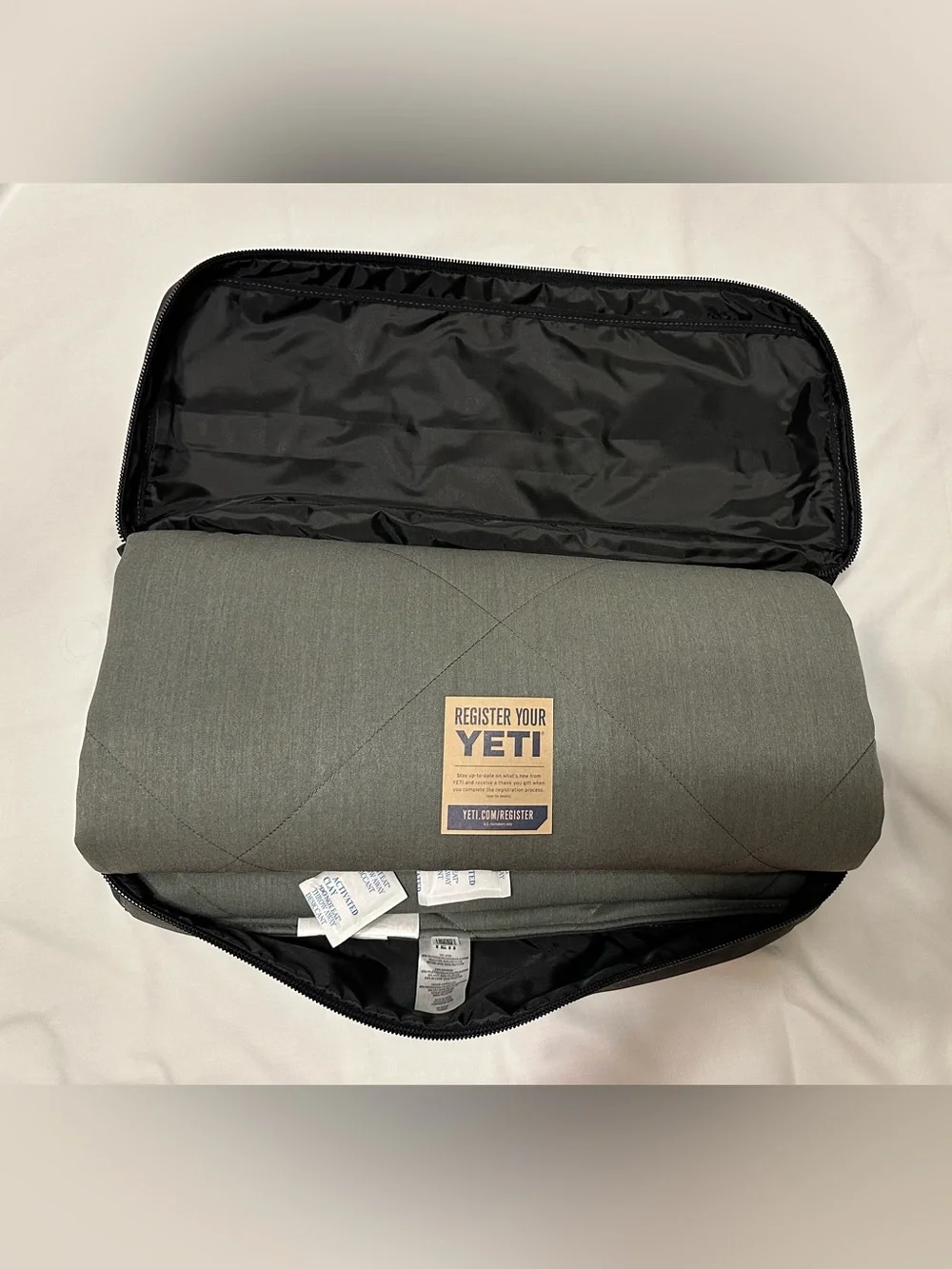 NWT and Box Never Used Retired Yeti Camp Green Lowlands Blanket